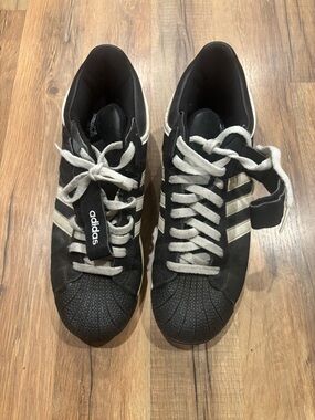 adidas Black and White Men's Low-Top Sneakers